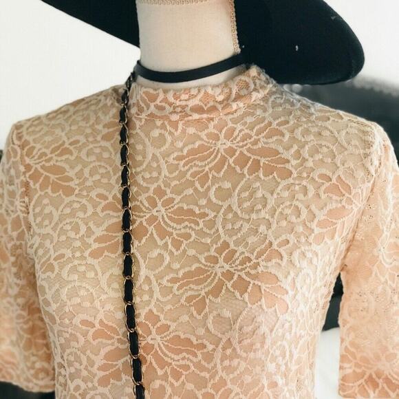 Mock Neck Bell Short Sleeve Blouse Sheer Floral Lace Design M - Picture 5 of 10